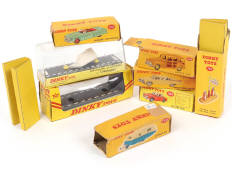 Lot 227 - DINKY TOYS (GB) (8)
