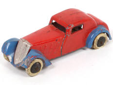 Lot 233 - DINKY TOYS (FRANCE) (1)