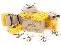 Lot 230 - DINKY TOYS (FRANCE) (6)