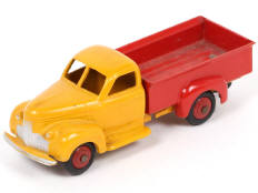 Lot 266 - DINKY TOYS (FRANCE) (1)