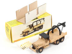 Lot 345 - DINKY TOYS (FRANCE) (1)