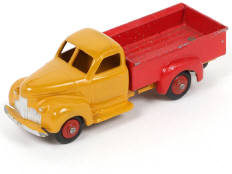 Lot 267 - DINKY TOYS (FRANCE) (1)