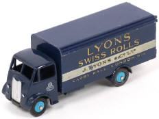 Lot 230 - DINKY TOYS (GB) (1)